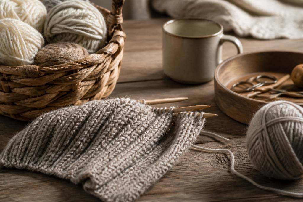 Atelier tricot : idées, outils et projets pour débuter